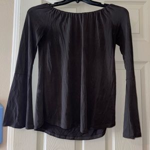 Pretty off the shoulders top